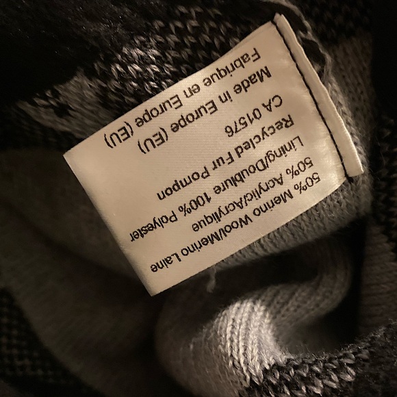 HARRICANA SNOW BEANIE WITH UPCYCLED SILVER FOX FUR POM RARE Grey/Black MIX - Picture 8 of 15